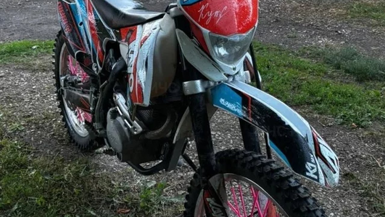 Главная картинка новости: Необычное ДТП под Калугой: столкнулись два скутера