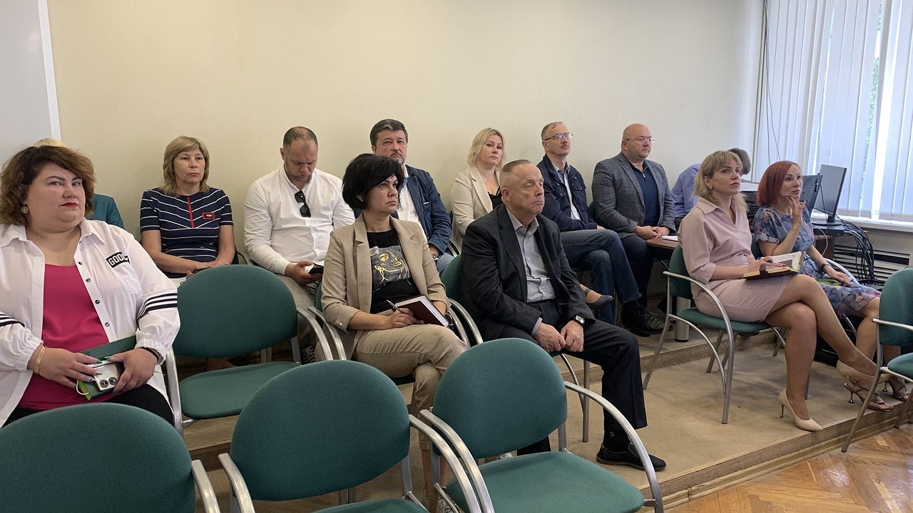 Главная картинка новости: В Калужской области пожилых людей заряжают позитивом