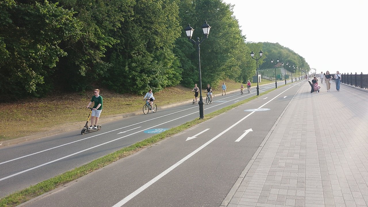 Главная картинка новости: В Калуге установили знаки, запрещающие движение на электросамокатах