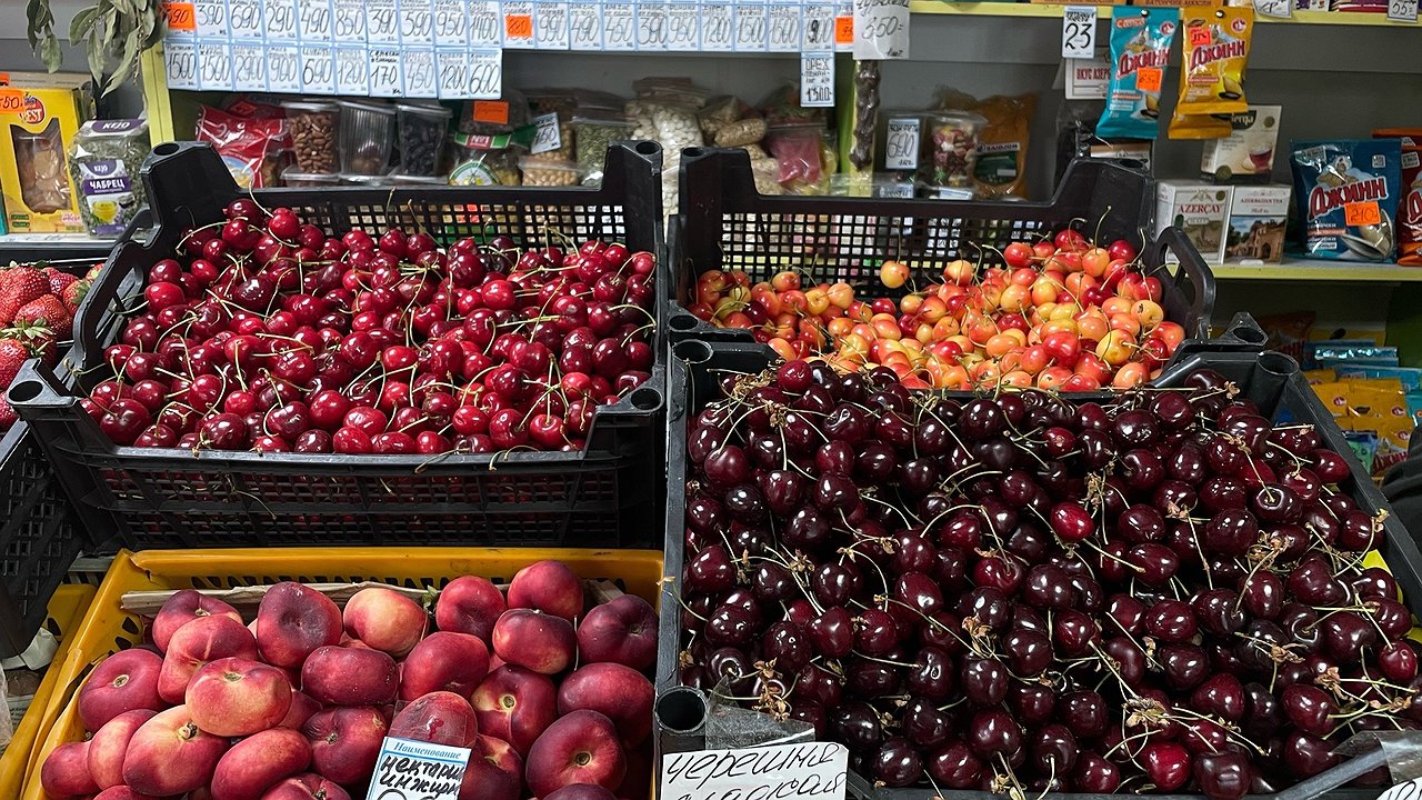 Главная картинка новости: Роспотребнадзор предупреждает граждан о черешне с химикатами 