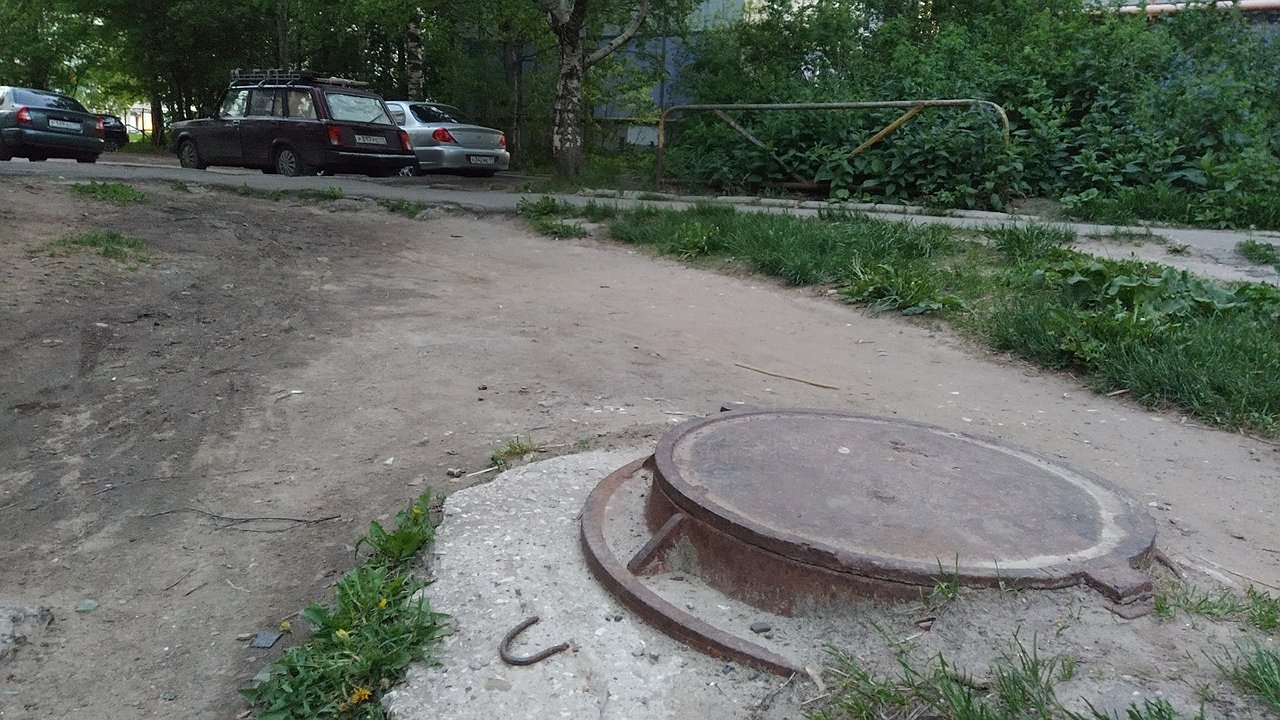 Главная картинка новости: В Козельском районе начали промывать канализацию