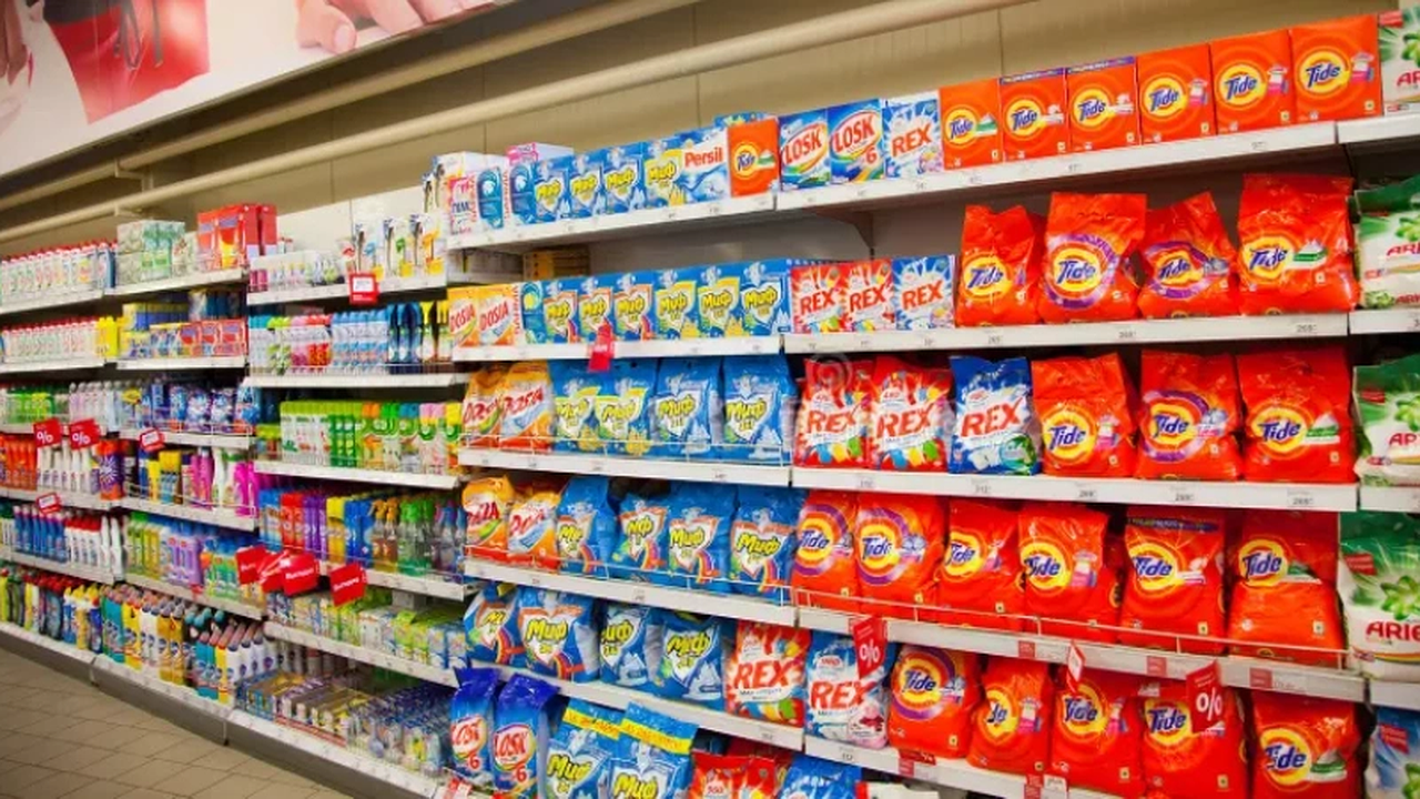 Главная картинка новости: Стоят совсем ничего, а стирают лучше элитных: 5 лучших стиральных порошков по версии Роскачества