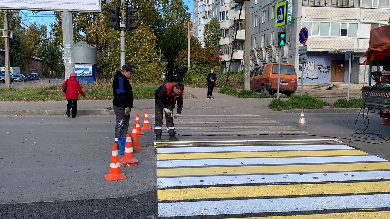 Главная картинка новости: В Калуге обновили несколько пешеходных переходов