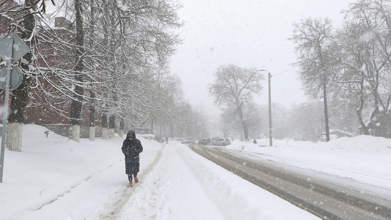 Главная картинка новости: В середине лета вернется холодная зима и выпадет снег: погода с 15 июля преподнесет суровый "подарок