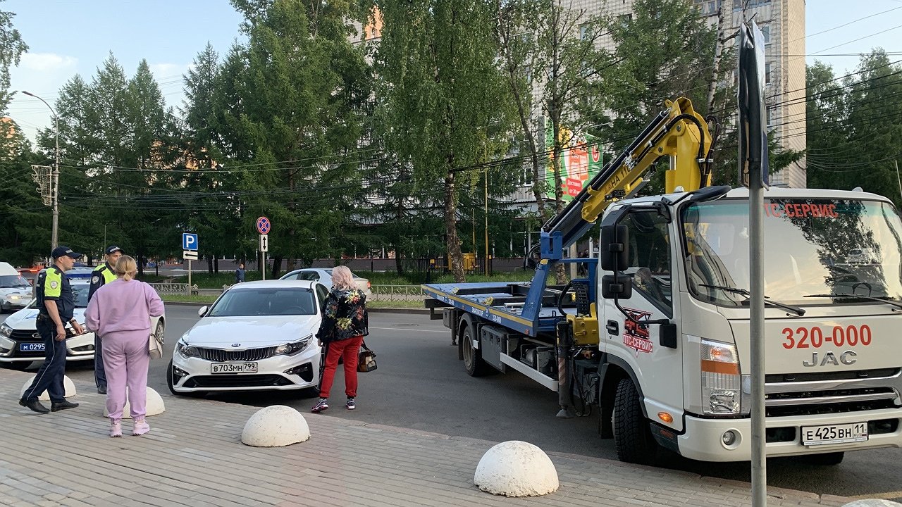 Главная картинка новости: В Калуге из-за нарушения правил дорожного движения эвакуировали свыше 30 машин