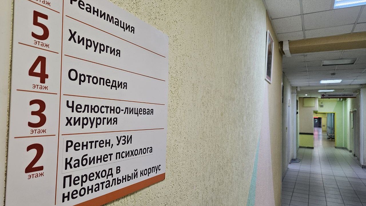 Главная картинка новости: В Калуге местная жительница едва не лишилась пальца из-за поездки в переполненном автобусе