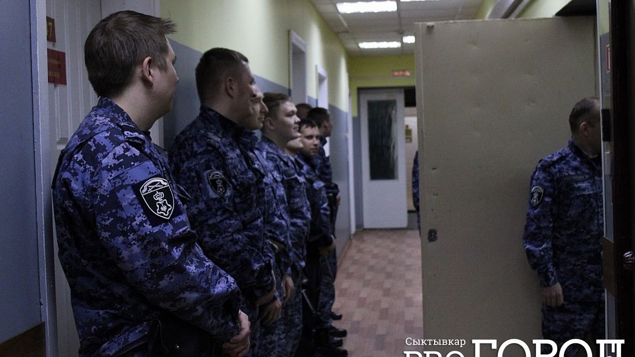 Главная картинка новости: Калужанка незаконно оформила гражданство трем иностранцам через фиктивный брак