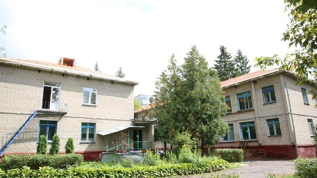 Главная картинка новости: В Калуге чиновники проверили ход ремонта школ и детских садов