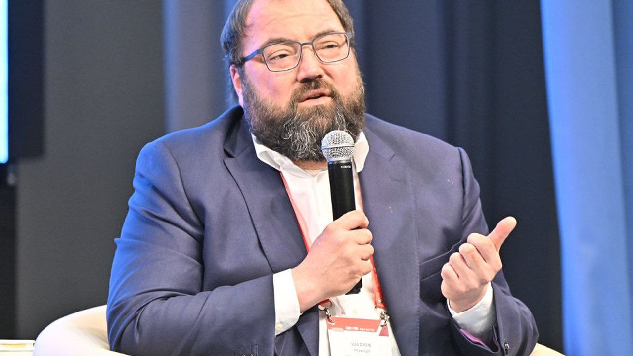 Главная картинка новости: Министр цифрового развития России Максут Шадаев посетил Калугу