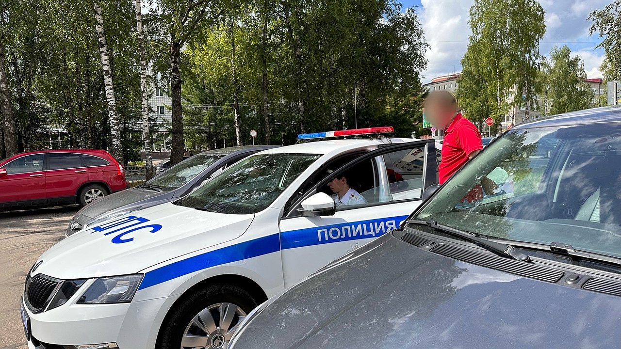 Главная картинка новости: В Калужской области за минувшую неделю водители нарушили ПДД более 75 тысяч раз