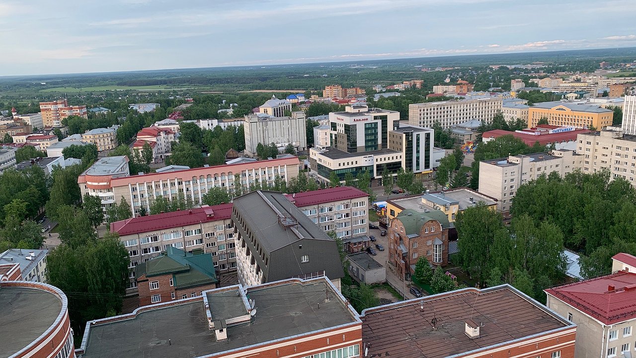 Главная картинка новости: В Калуге завершены работы по ремонту крыш на двух объектах культурного наследия 