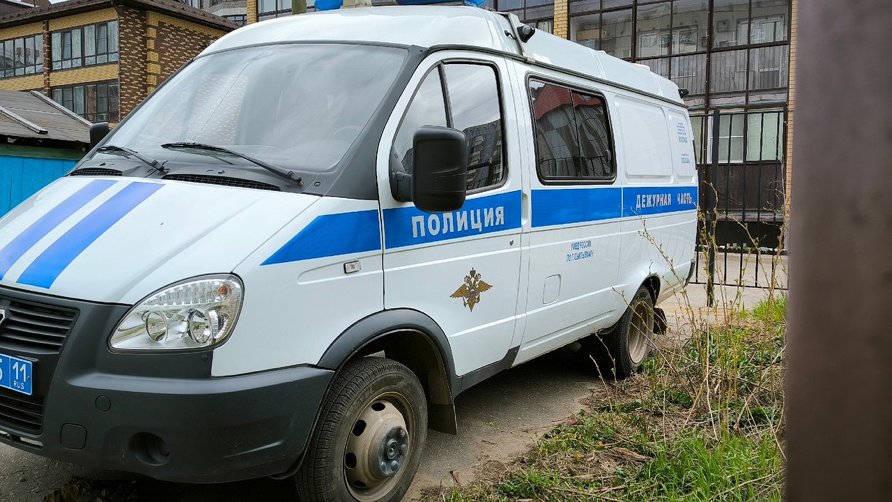 Главная картинка новости: В Калуге полиция задержала ночного стрелка по окнам