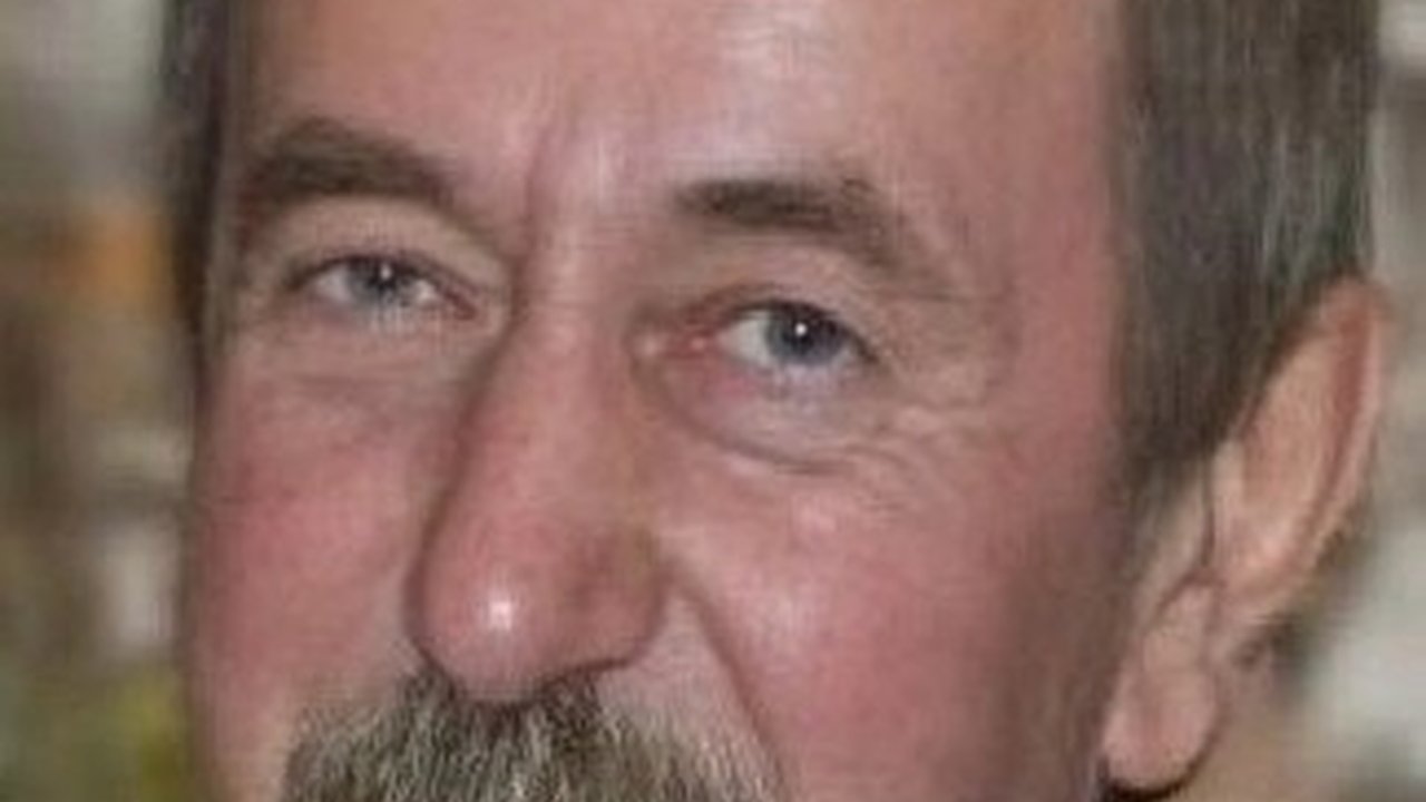 Главная картинка новости: В Калуге две недели не могут найти 63-летнего мужчину в синем свитере