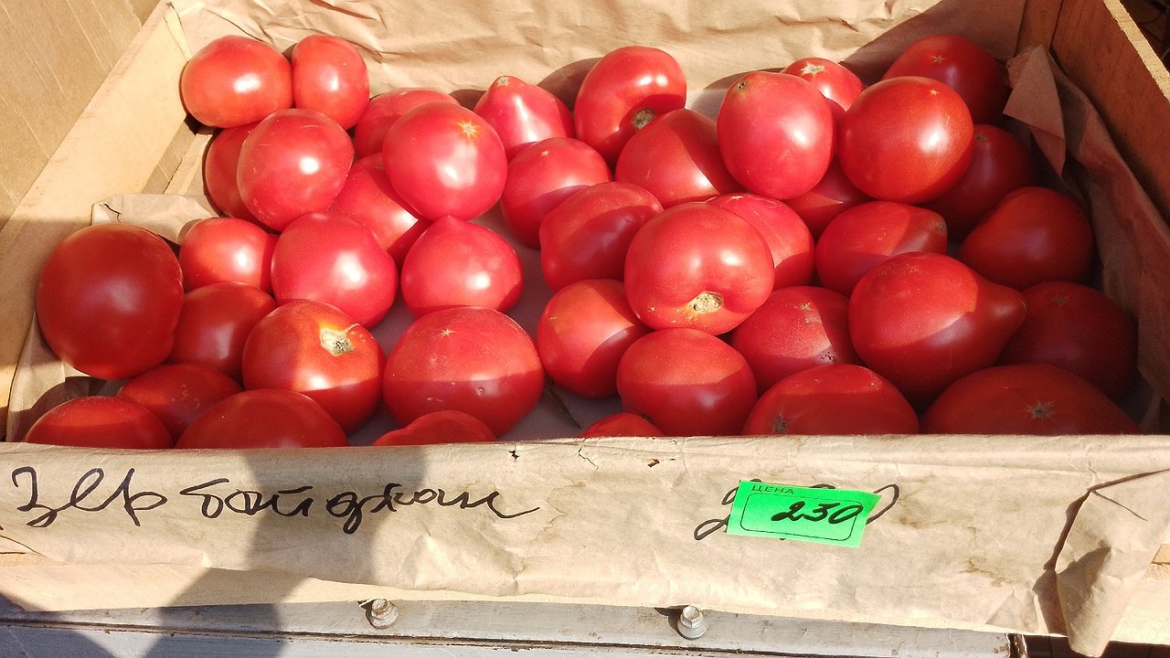 Главная картинка новости: В Калужской области подешевели молоко, помидоры и яйца