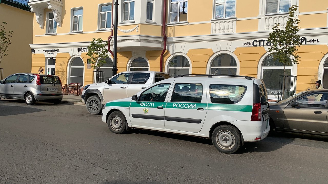 Главная картинка новости: Судебные приставы арестовали иномарку калужанина из-за 75 неоплаченных штрафов