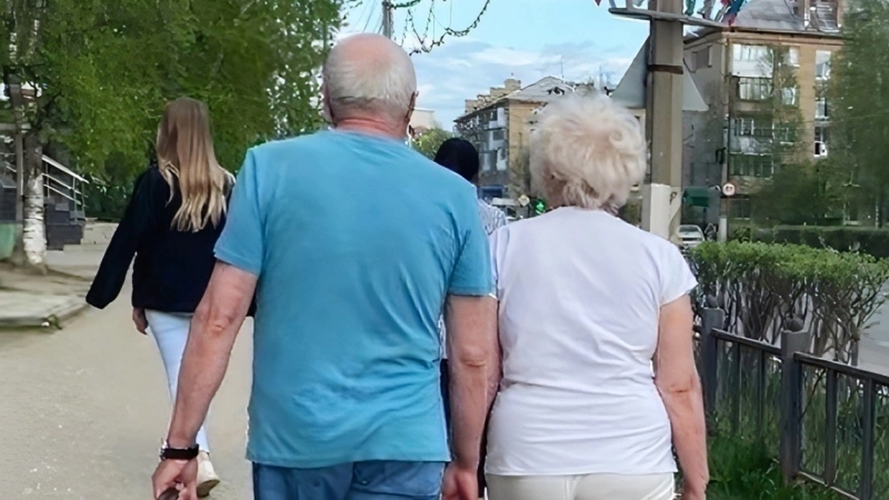 Главная картинка новости: “Будет вторая пенсия”: пенсионеров, доживших до 60-65 лет, ждет невероятно приятный сюрприз