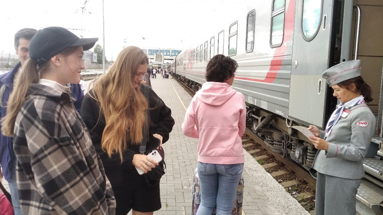 Главная картинка новости: Теперь нельзя: в поездах запретили кушать популярное блюдо россиян