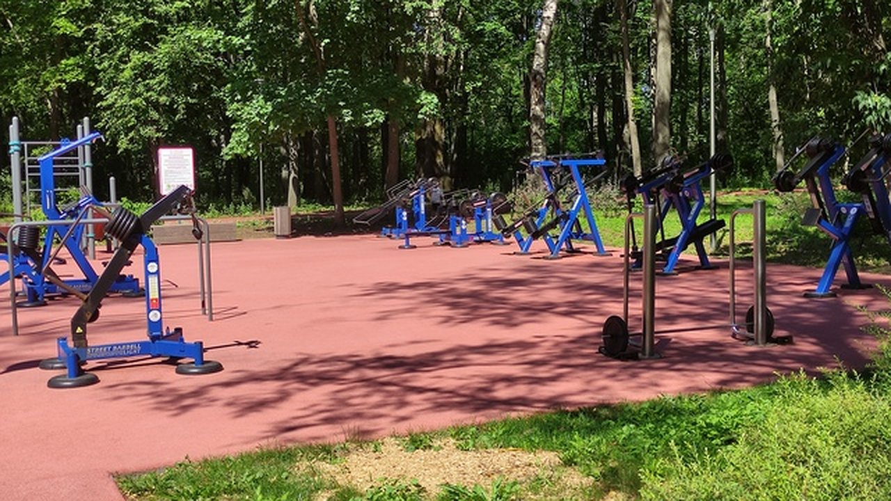 Главная картинка новости: В Калуге более 4 тысяч человек пробежали Космический марафон 