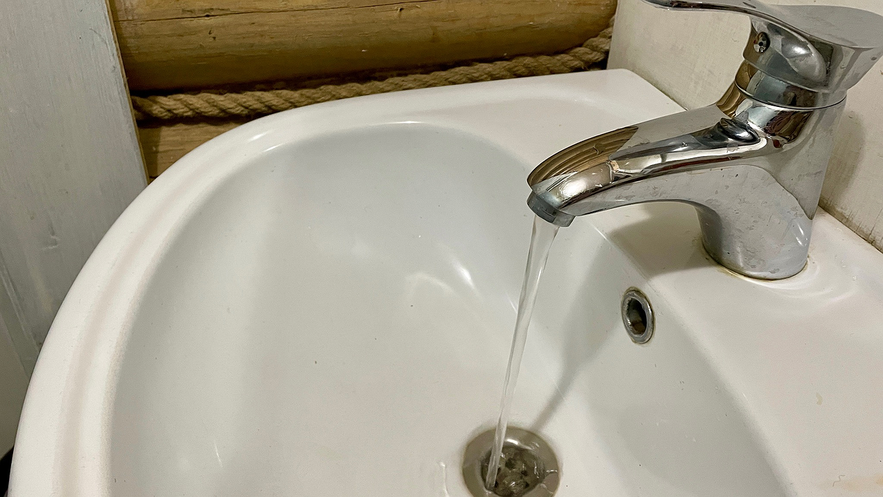 Главная картинка новости: Указ подписан: с 4 сентября за отопление и воду пенсионеры больше не платят