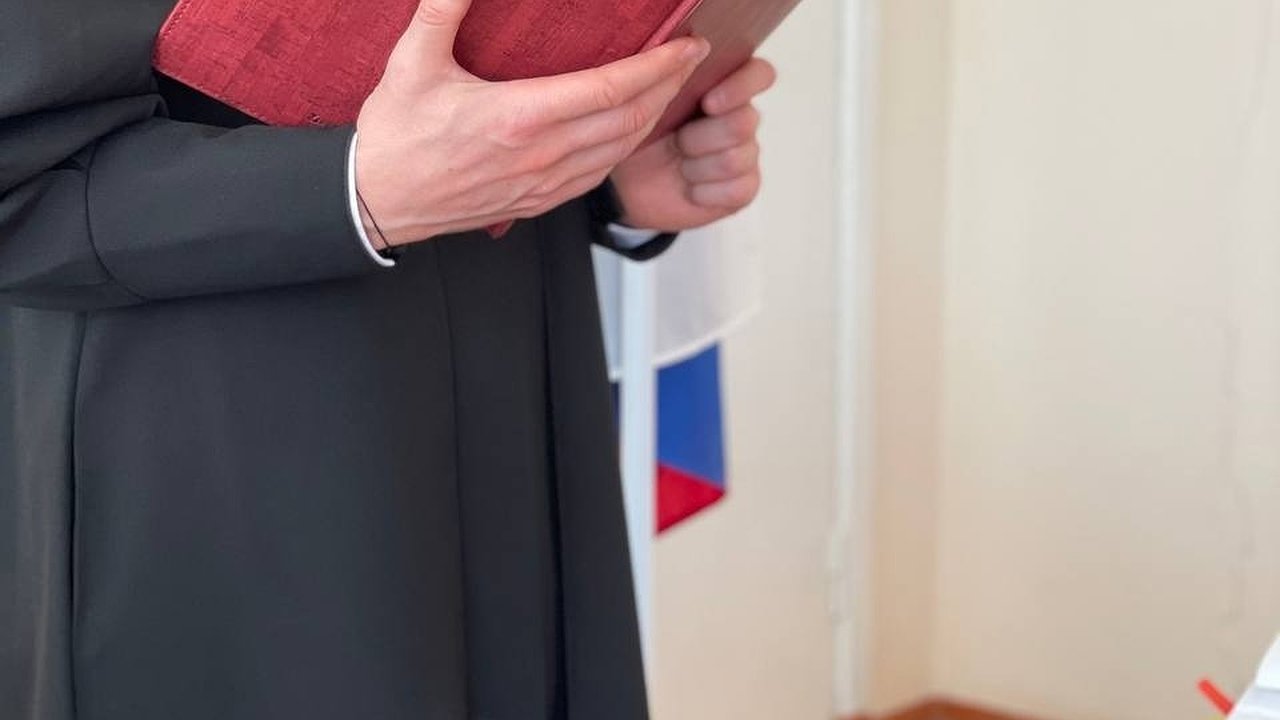 Главная картинка новости: Калужанке грозит пять лет тюрьмы за поджог автомобиля соседа