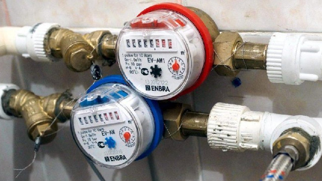 Главная картинка новости: Касается всех, кто платит за воду по счетчику: с 12 сентября будут новые неприятные изменения в квитанциях