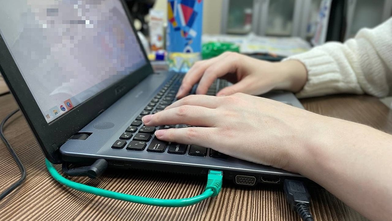 Главная картинка новости: Росстат назвал регион с самой длинной рабочей неделей