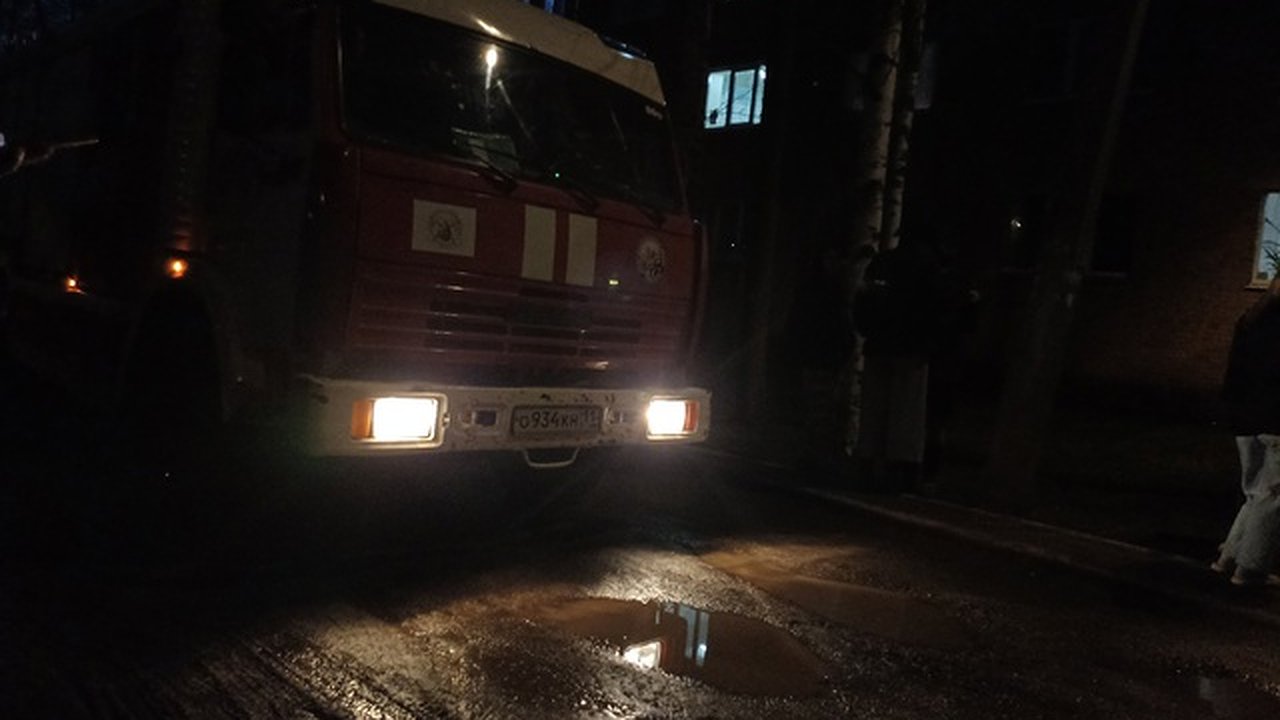 Главная картинка новости: В Калужской области сгорела дача