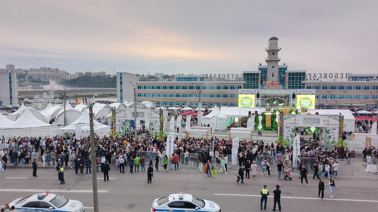 Главная картинка новости: «Это позор»: заслуженный артист России Алексей Огурцов раскритиковал этно-оперу с участием SHAMAN