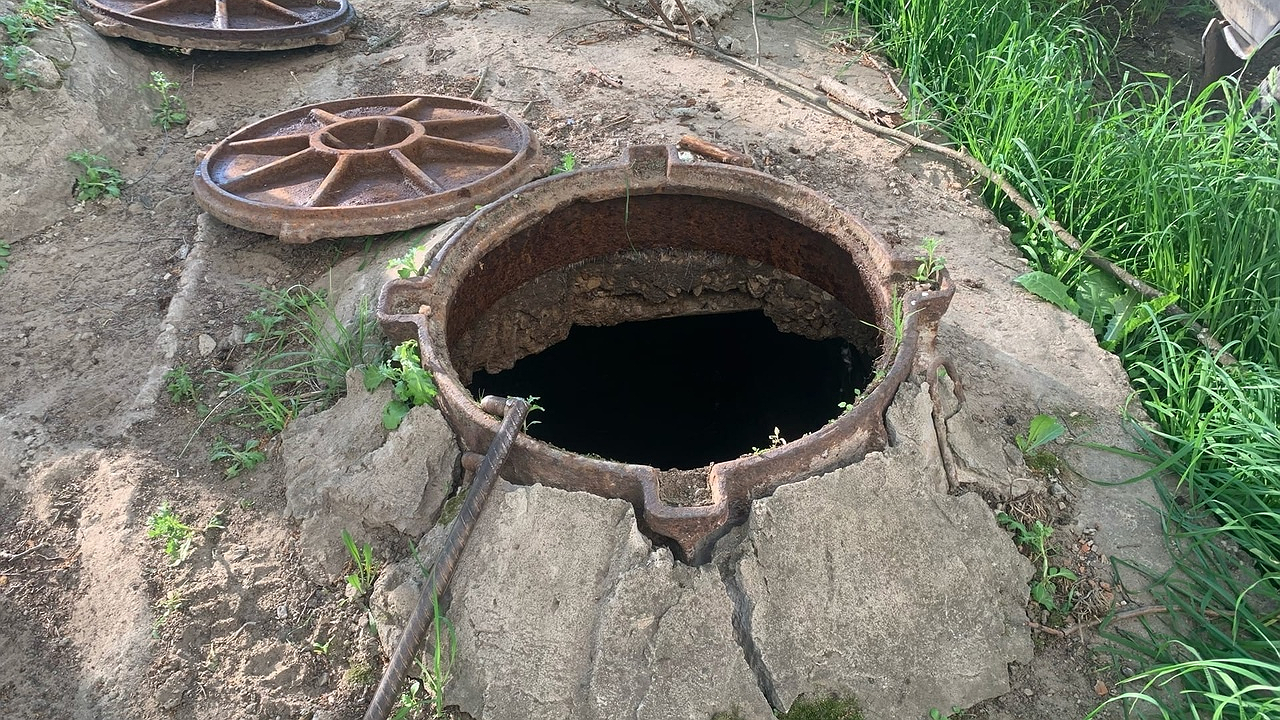 Главная картинка новости: В Обнинске продолжают воровать крышки люков: признавайтесь кто это делает 