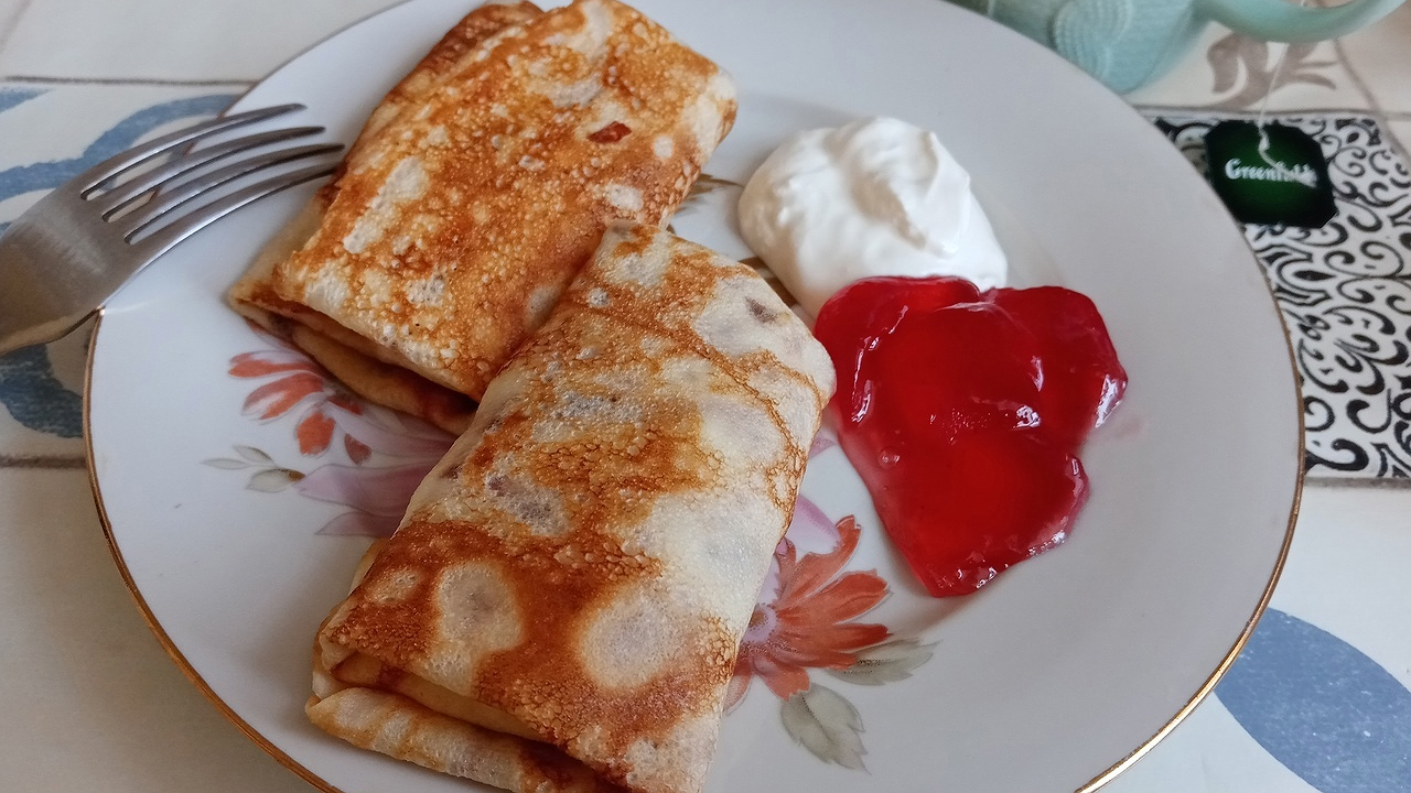 Главная картинка новости: Блины "Три стакана": простой рецепт тонкого теста на молоке и кипятке — как сделать дома