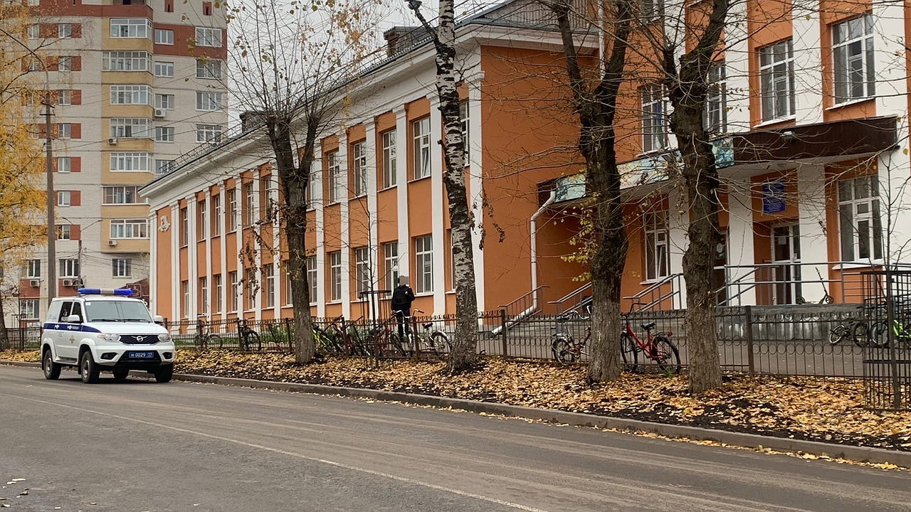 Главная картинка новости: Школьники в ступоре: Минпросвещения опубликовало подробный график каникул на 2024-2025 учебный год