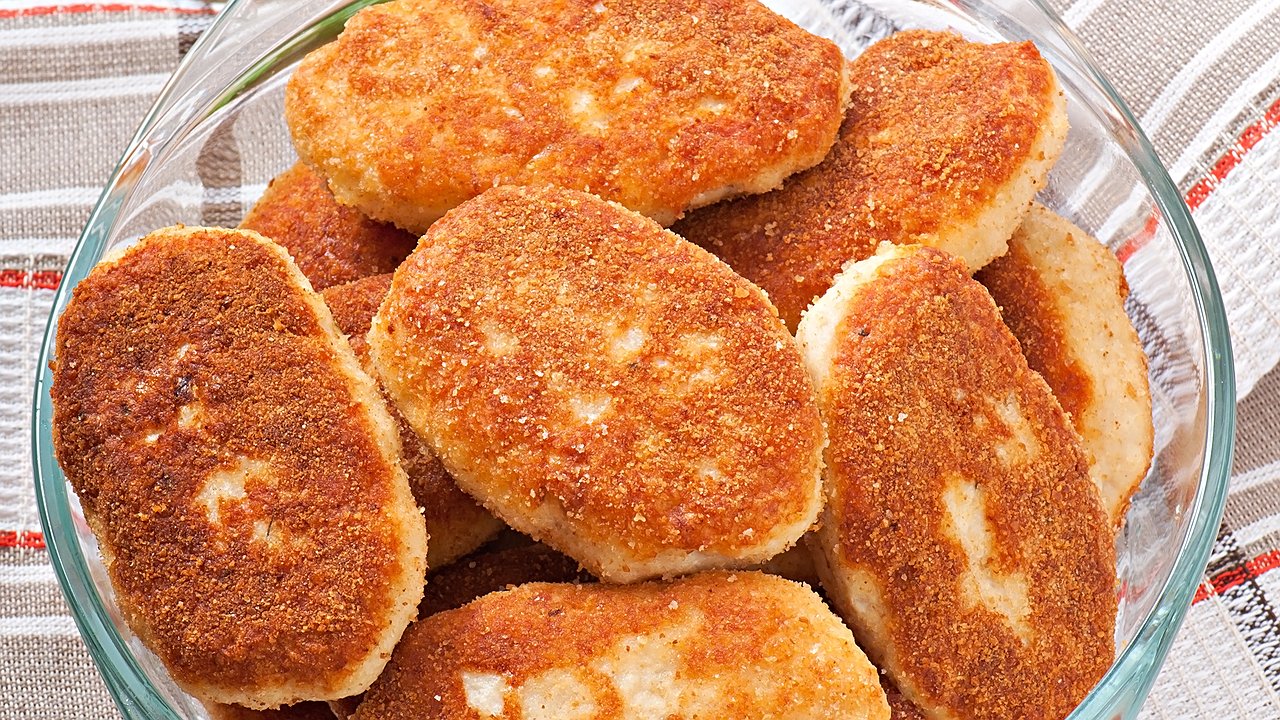 Главная картинка новости: Кладу эту крупу в котлеты вместо хлеба: очень вкусно — уплетает за обе щеки вся семья