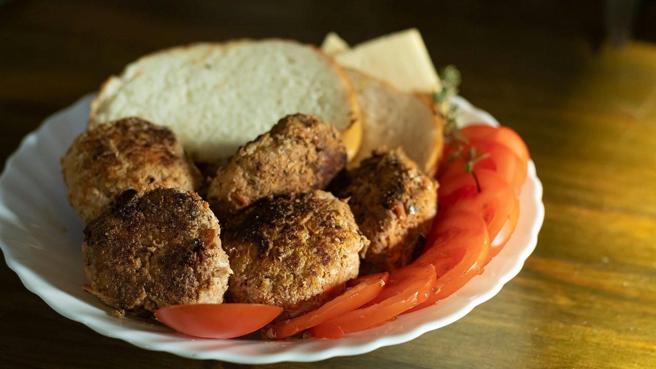 Главная картинка новости: Жарить замороженные котлеты нужно только так: даже самые опытные хозяйки допускают эти 2 ошибки