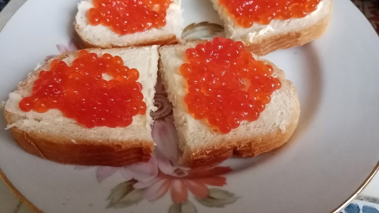 Главная картинка новости: Калужан предупредили о резком росте цен на красную икру