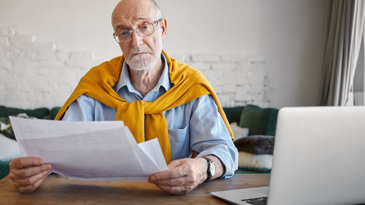 Главная картинка новости: Указ подписан. Пенсионерам в конце ноября зачислят на карты удержанные за 2020–22 годы суммы