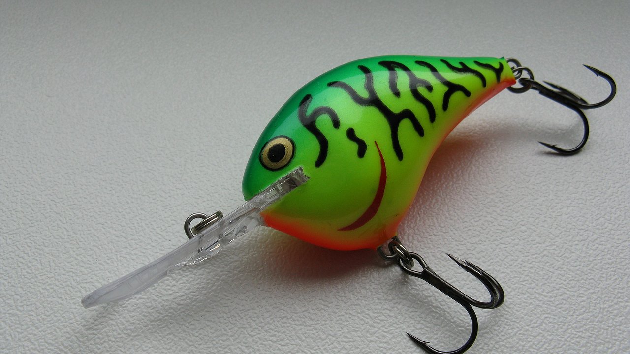 Главная картинка новости: Рыболовный крючок можно заточить за пару минут, если знать секрет: станет острее иглы