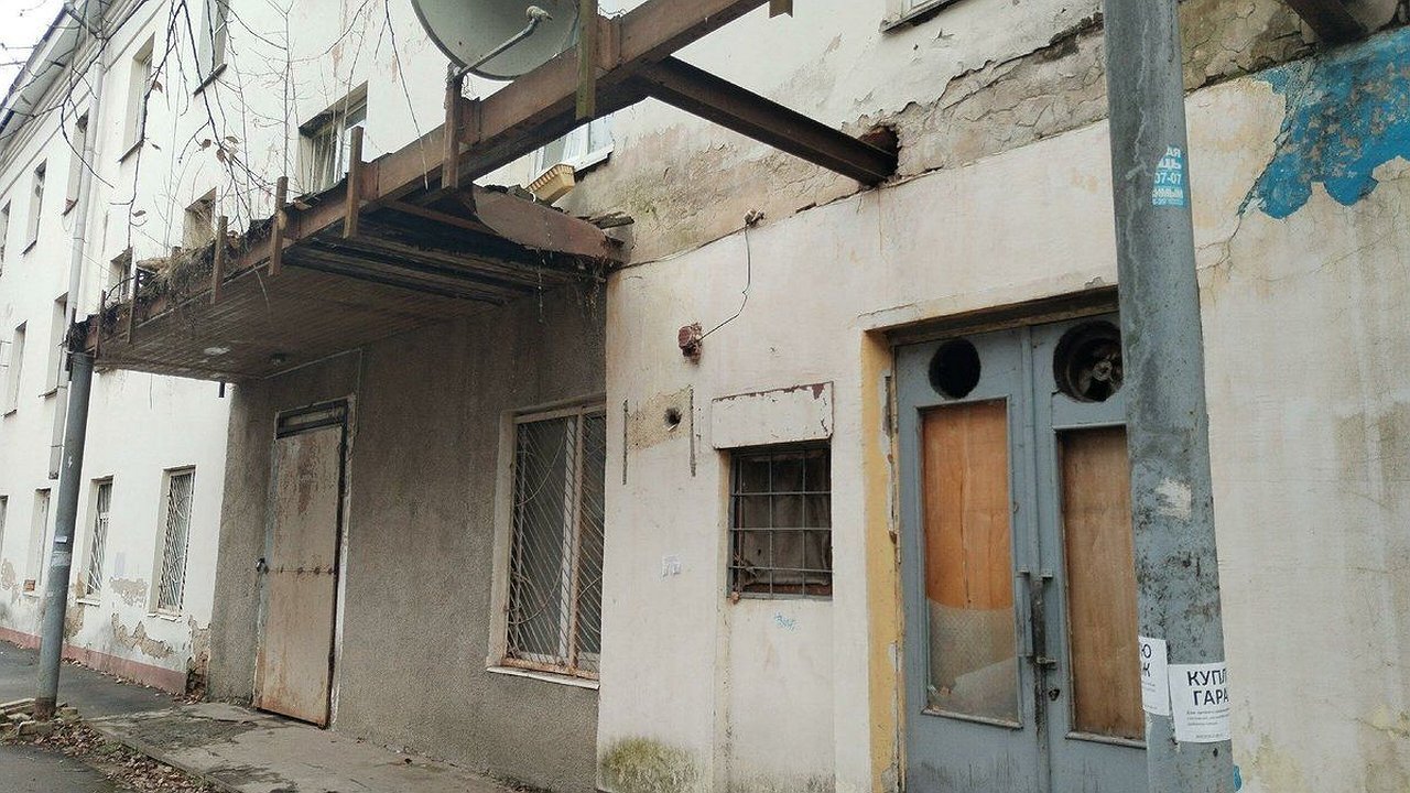 Главная картинка новости: Аварийным домом в Калуге на переулке Пестеля займется прокуратура 
