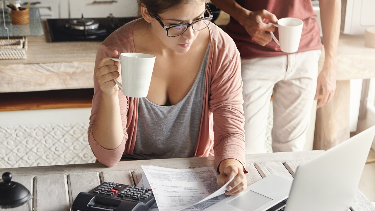 Главная картинка новости: Больше не спрячешься: долги за услуги ЖКХ теперь будут взыскивать по-новому