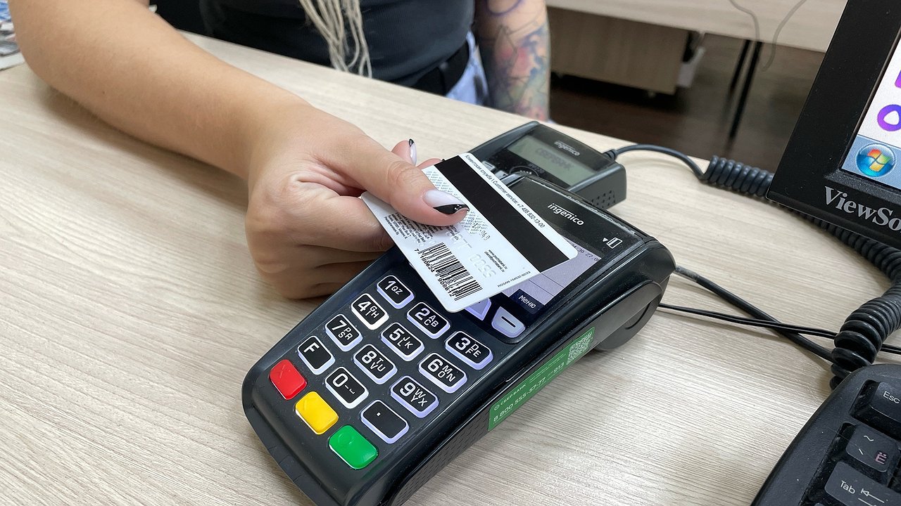 Главная картинка новости: Калужанин продал квартиру и все деньги перевел мошенникам 