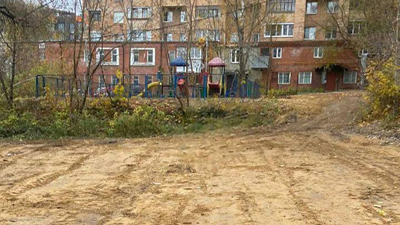 Главная картинка новости: В Калуге снесли еще один аварийный дом 