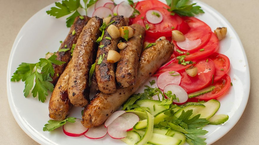 Главная картинка новости: Не берите даже бесплатно: Роскачество обнаружило марки сосисок, которые лучше не покупать