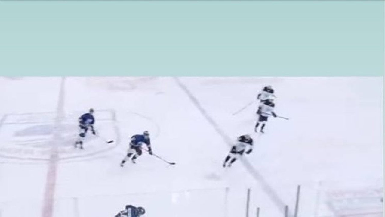 Главная картинка новости: Калужские хоккеисты вырвали победу у питерского "Тайфуна" со счетом 5:3