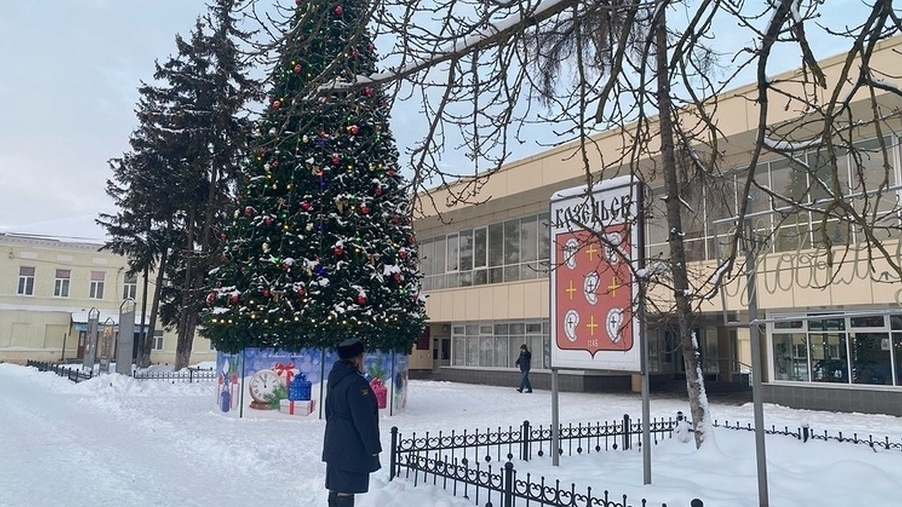 Главная картинка новости: Калужанин получил полмиллиона рублей на совершеннолетие благодаря приставам