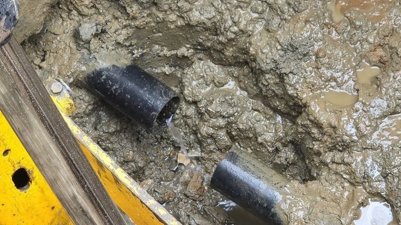 Главная картинка новости: В Калужской области произошла авария на водопроводной сети