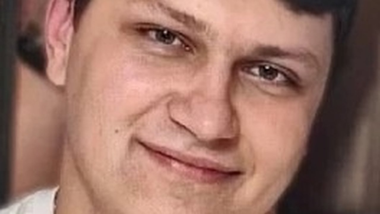 Главная картинка новости: В Калуге три дня ищут 21-летнего мужчину в фиолетовой толстовке