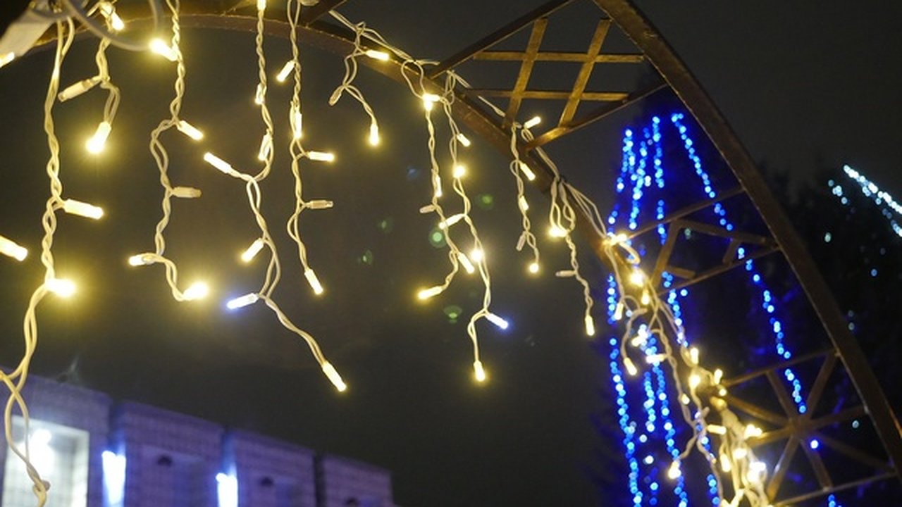 Главная картинка новости: Новый год глазами калужан: как жители региона проводят праздники и что для них важно