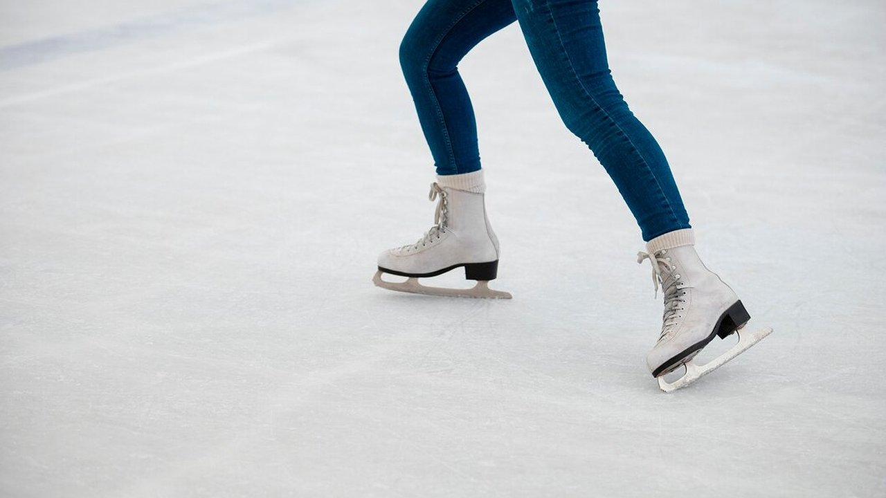 Главная картинка новости: В городском парке Обнинска закрыли каток