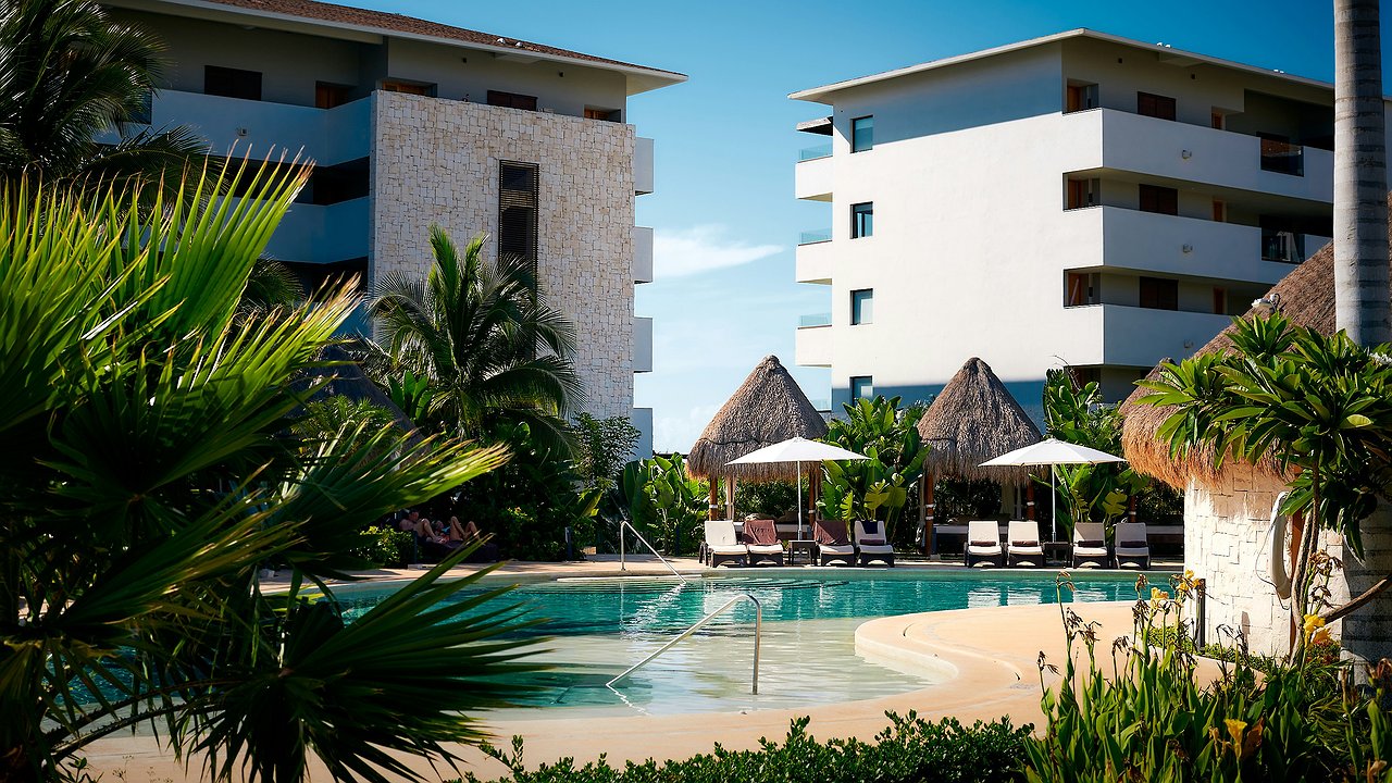 Главная картинка новости: Сто рублей за один день отпуска: новый драконовский налог привёл россиян в ярость