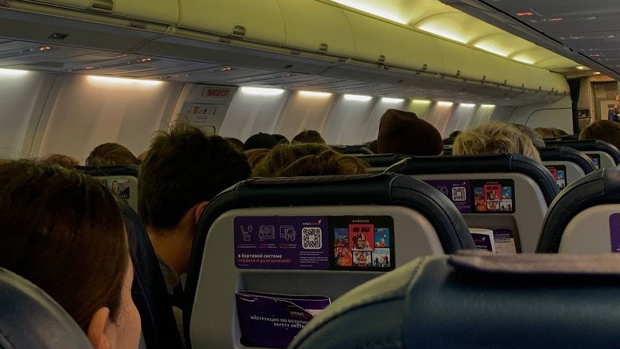 Главная картинка новости: Минтранс РФ обновило правила расположения родителей и их детей в самолете