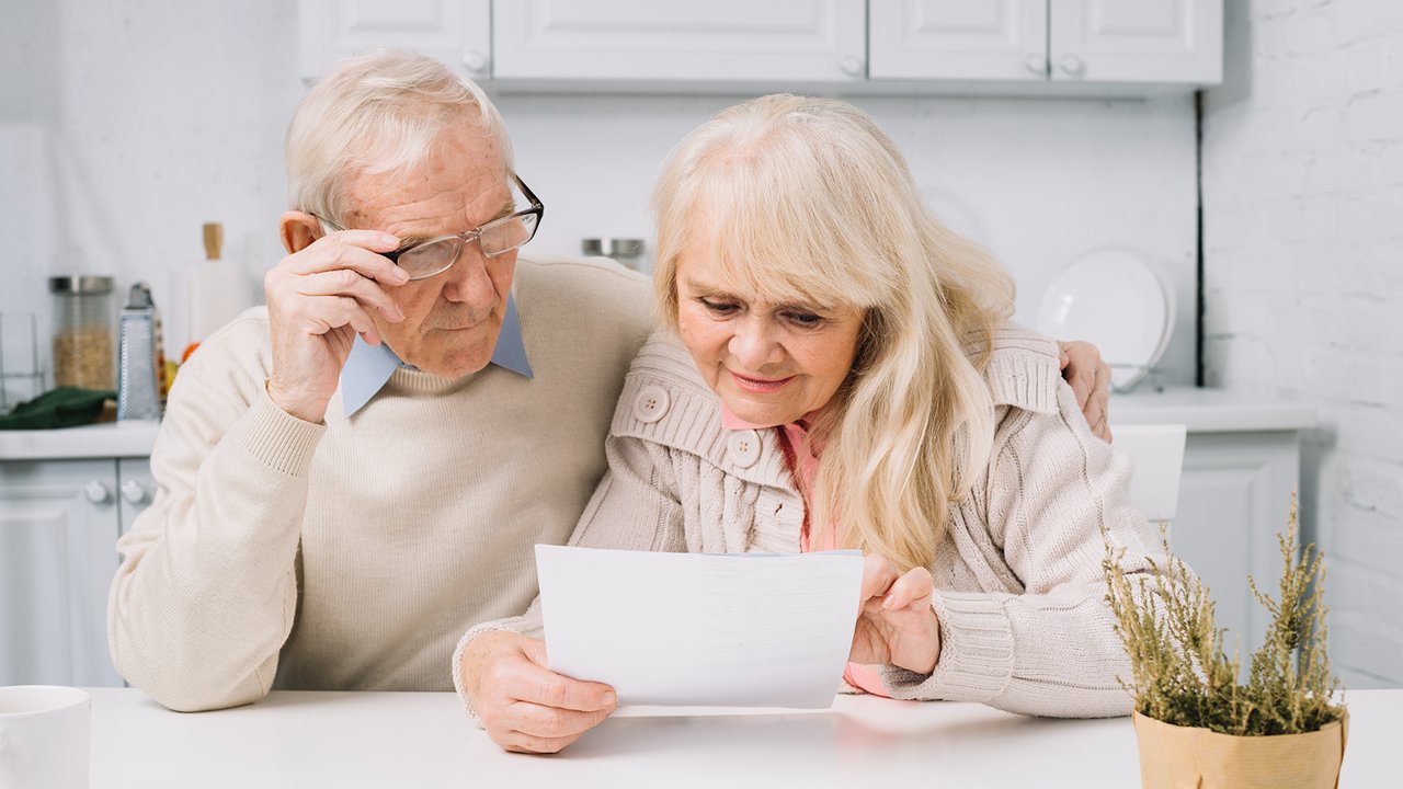 Главная картинка новости: Пенсионеры возликовали: они освобождаются от платы за капремонт и вывоз мусора - но есть важные нюансы